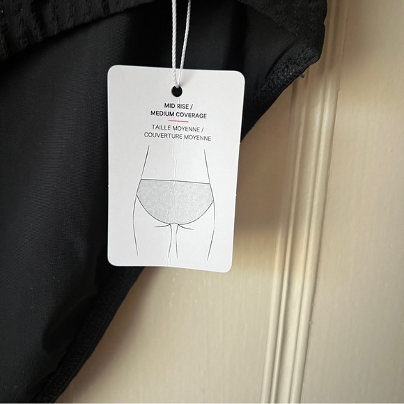 NWT Lululemon Calm Tides Mid Rise Medium Bottom - Picture 5 of 5